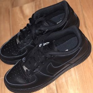Nike Black Air Force 1’s ( grade school size 7) only worn once !